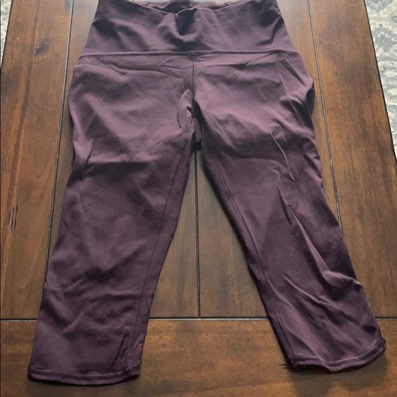 LULULEMON || Wunder Under Crops - Picture 1 of 5